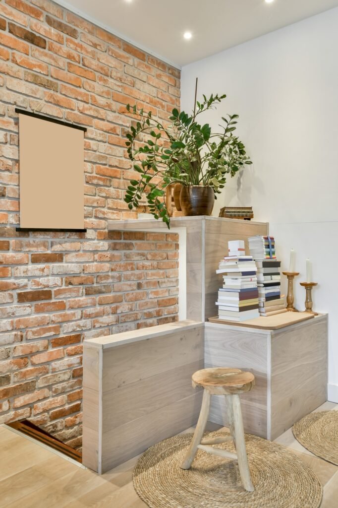 Small entrance to the basement